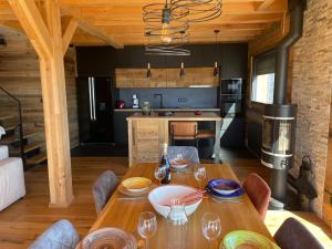 Chalets Chalet Mont-Reve : Chalet