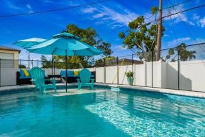 Twin Home with Amazing Pool in Downtown Cape