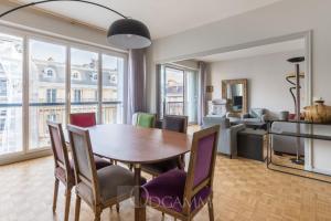 Triangle d or Champs Elysées