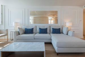 Ribeira Garden 2BDR Apartment by LovelyStay