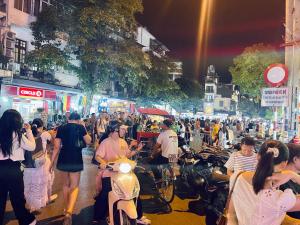 Happy Old House 1738