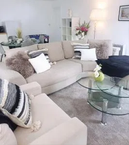 Tollymore Lodge - 卡斯尔韦伦