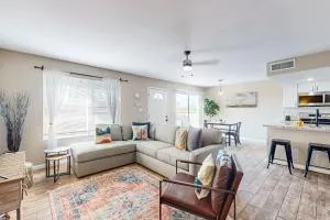 Fun in the Fountain Hills Sun - Tonto Basin