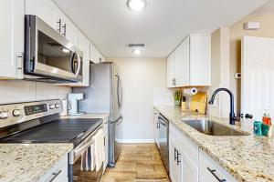 Fun in the Fountain Hills Sun