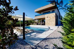 Villa Pieron&Bavigo with Pool, Jacuzzi and Sauna