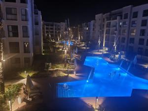 شالية غرفتين و حمامين في مارينا مراسي في أميز موقع في مراسي فيو حمام سباحة