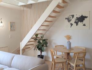 Appartements Duplex Lomy vue sur le port avec Sauna-balneo-5mn plage : photos des chambres