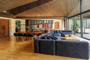 Dwa Chandra Full-Service Luxury 4BR Villa & River