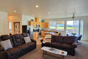 Charming Chalet Close to GNP, Downtown & Game Room!