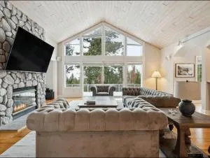 The Royal Canterbury Retreat home - Kings Beach