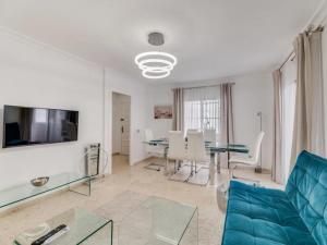 Spacious 3BR Walk to Beach & Old Town Marbella