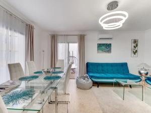 Spacious 3BR Walk to Beach & Old Town Marbella