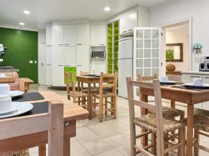 1 Suíte AC 50m da Praia Piscina Churasqueira