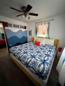 Cozy 3 Bedroom Cabin with Patio, Kids' Playground, and Large Grill - Shay