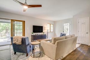 Waterfront Retreat Less Than 4 Mi to Dtwn Cambridge!