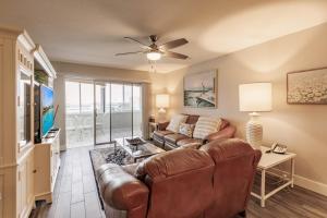 1080-702 Escape to Tropical Tranquility