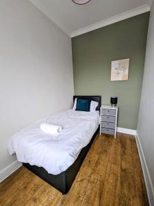 Enjoy 4 BR home near the city Gateshead&Newcastle