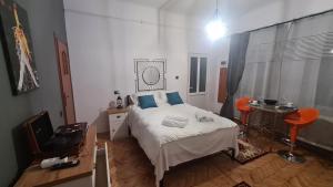 Cozy studio in noble house main square