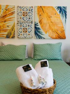 Stilvolle Altbauwohnung gegenüber vom Marriott mit 2 Balkone, Klimaanlage, Smart-TV