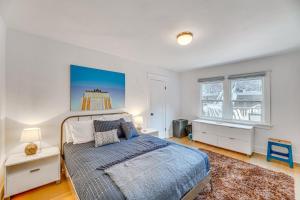 7 Mi to DTLA! Family Home with Furnished Deck