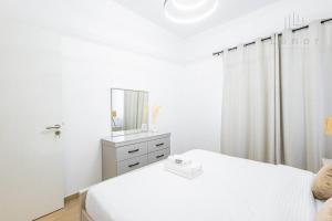 Sleek 2BR with Cycling Paths
