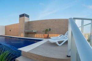 Cityscape Views - New 2BR Retreat