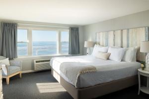 Ocean View, Lower Building, 3rd Floor, 1 King room in Cutty Sark Motel