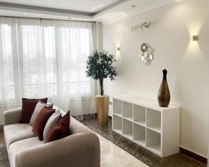 Bright and spacious apartment in Cairo downtown Dokki family building