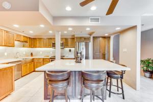 Community Pool Access Chic Palm Springs Condo