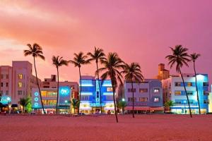 Miami Beach Home, 7 guests, Steps from the beach