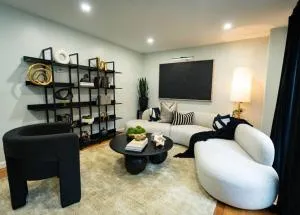 Modern Single Family Home minutes from Fort hill - Roslindale