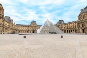 Appartements T2 lumineux, a 10 min de Disney, au pied de la gare avec parking prive : photos des chambres