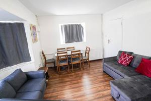 Easy 2 Manage 3BR Home Near Hounslow West Tube Station