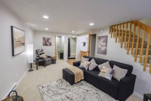 Luxuriously Contemporary Condo