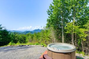 Bryson City Cabin Rental with Views and Hot Tub
