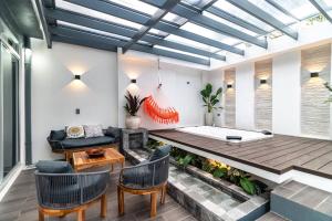 Amara House Arenal Central location