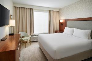 1 Bedroom Suite, 1 King, Sofa bed room in TownePlace Suites by Marriott Orlando Downtown
