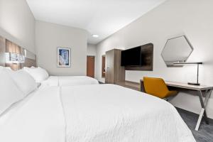 Standard Queen Room with Two Queen Beds room in Holiday Inn Express Washington Court House an IHG Hotel