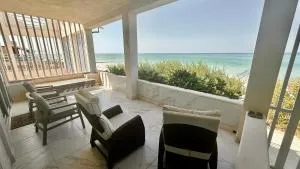 Deco Beach Villa 1 Beachfront - Chelem