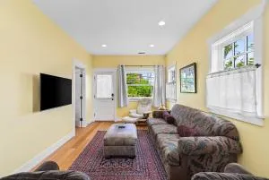 Phinney's Newest Family House with BBQ - Greenwood