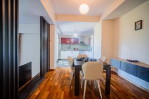 With a view Residence 2 - Two Bedroom Deluxe Apartament with Terrace and City View