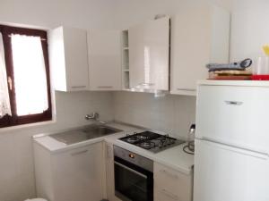 Apartments by the sea Pisak, Omis - 22946