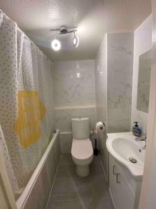 Central Cosy Apartment in Quiet Location