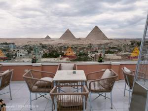 Pyramids Suite 2