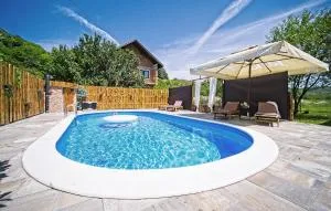 Lovely Home In Hrvatska Kostajnica - Dvor