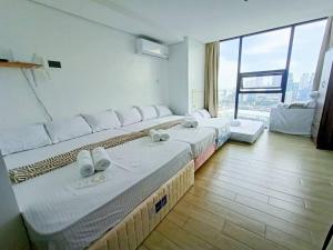 1908 Pool Gym Wi-Fi with Netflix Near Ayala and IT Park