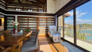 天空の城 絶景の海岸線に面し そよ風と波に触れながらリラックスできる場所です