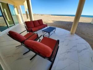 Spacious Villa 14 Beachfront