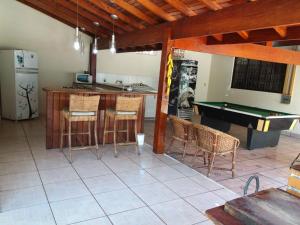 Alugo casa com Piscina na Praia, ate 20 pessoas