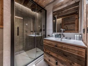 Duplex Ski inout 5 pers, 2 ch, 3 sdb, Balcon, WIFI - Courchevel 1650 - FR-1-631-208